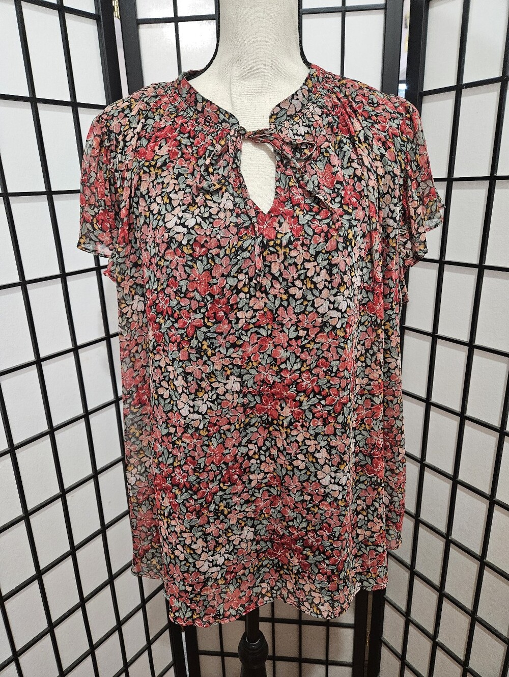 Lauren Conrad 2X Plus Size  Floral Short Flutter Sleeve Blouse